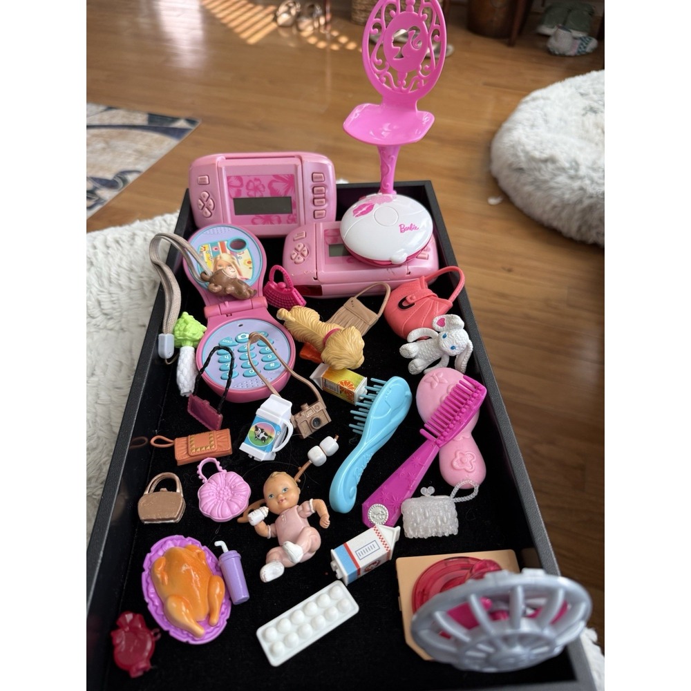Huge Lot Of Barbie  Accessories. Fam Purse Animals‎ Flip Phone Plates Food 5374